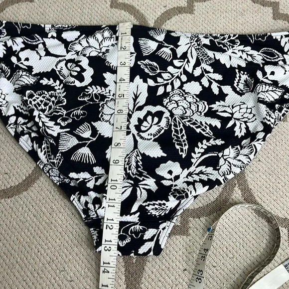 Artesands black white floral Cantata Forte Monet Mid rise bikini bottoms, 20+ - Picture 11 of 13